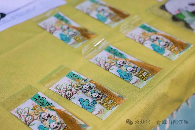 山都江堰太火爆NPC白娘子被求合影到宕机AG旗舰厅娱乐平台顶流实锤！这个五一青城(图5)