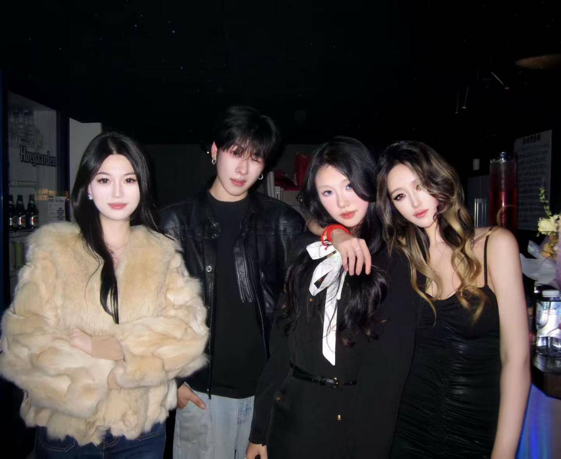 HomeBar打造沉浸式青年文化聚落AG旗舰厅“微醺社交”新浪潮:叁佰里(图3) HomeBar打造沉浸式青年文化聚落AG旗舰厅“微醺社交”新浪潮:叁佰里(图3)