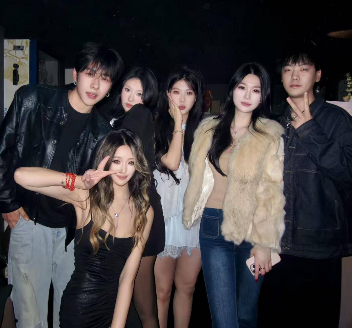 HomeBar打造沉浸式青年文化聚落AG旗舰厅“微醺社交”新浪潮:叁佰里(图6) HomeBar打造沉浸式青年文化聚落AG旗舰厅“微醺社交”新浪潮:叁佰里(图6)